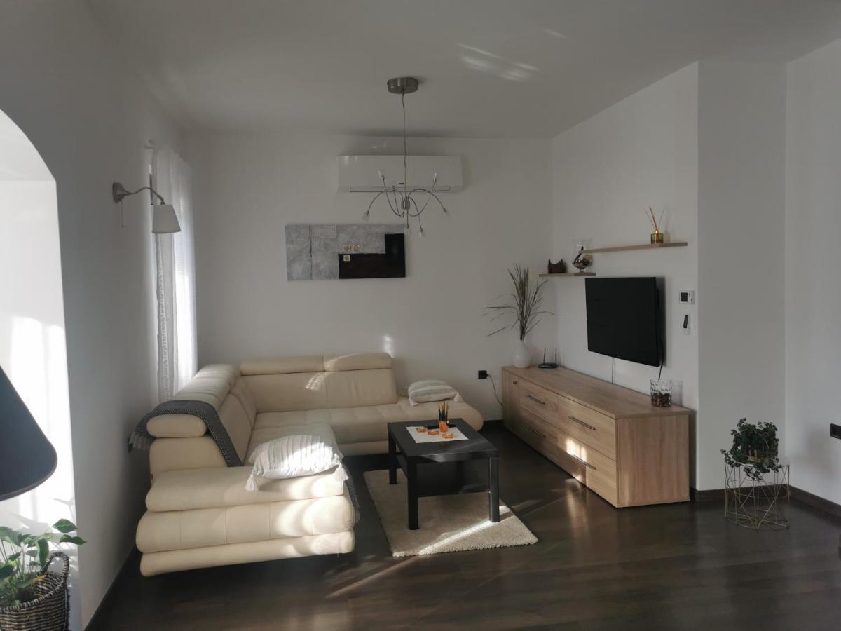 Apartmani Nika Rijeka Exterior photo